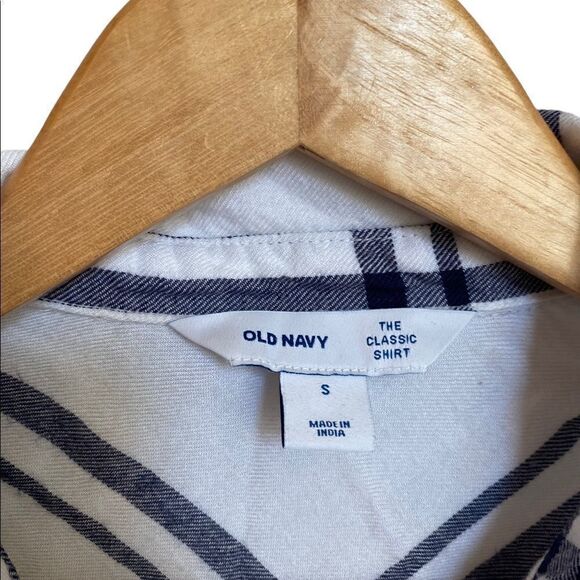 Two Old Navy Plaid Button Up Tops Women Size Small - Picture 5 of 7